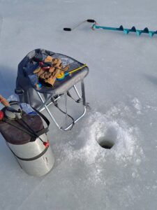 Pilkkivarusteet valmiina