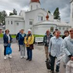 Opastuskierrosta odotellaan