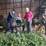 Saunavastoja tekemässä